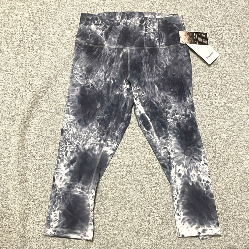 Lululemon 21” cropped wonder under leggings